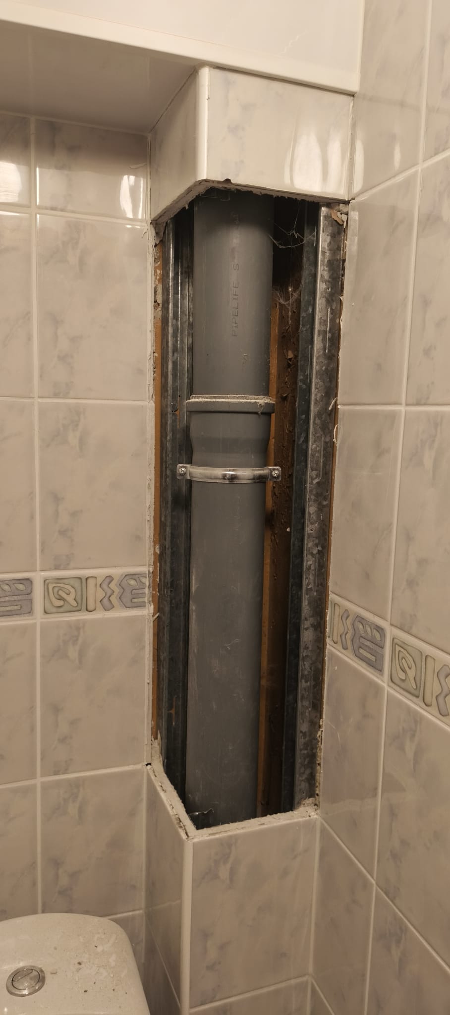 Kas korteriomanik tohib keelduda seina avamisest püstakute vahetuseks?